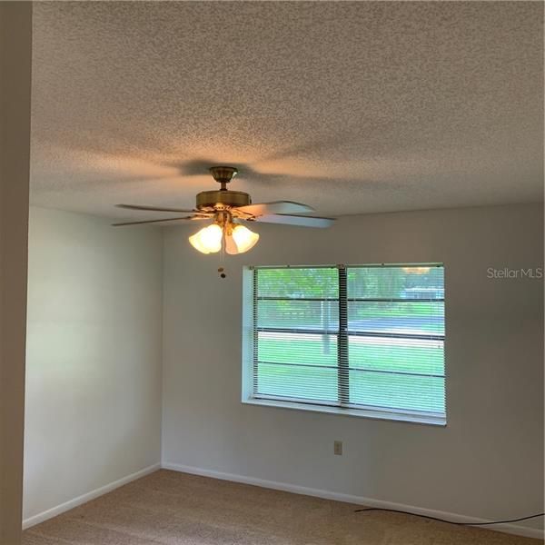 Recently Rented: $1,100 (3 beds, 2 baths, 1475 Square Feet)
