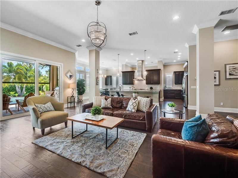 Recently Sold: $985,000 (5 beds, 4 baths, 4787 Square Feet)