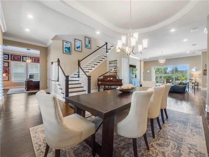 Recently Sold: $985,000 (5 beds, 4 baths, 4787 Square Feet)