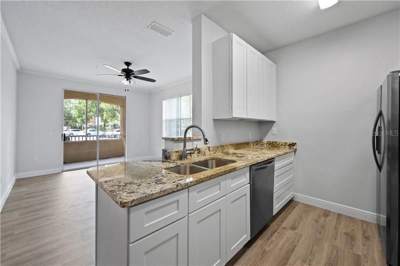 Recently Sold: $106,000 (1 beds, 1 baths, 732 Square Feet)