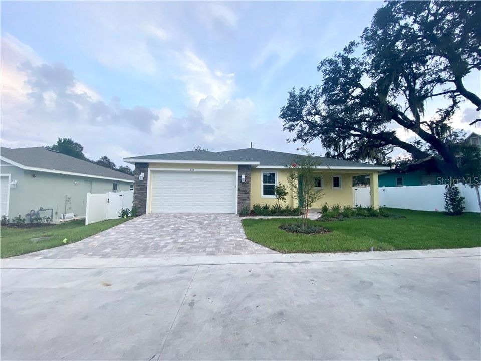 Vendido Recientemente: $449,000 (4 camas, 2 baños, 1741 Pies cuadrados)