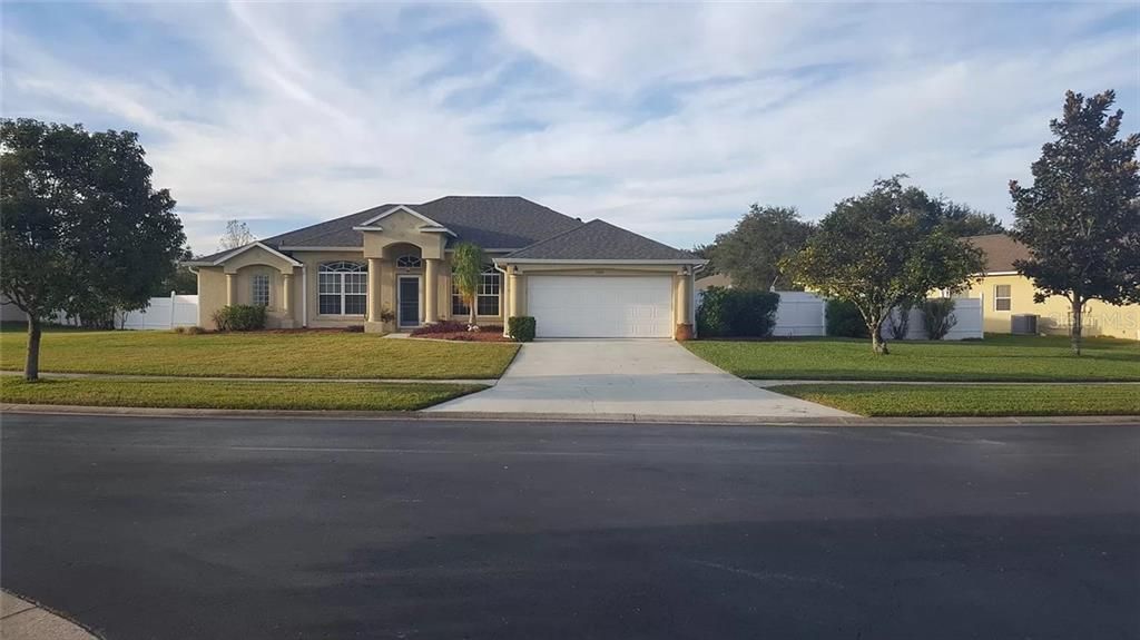 Recently Sold: $273,000 (4 beds, 2 baths, 2196 Square Feet)
