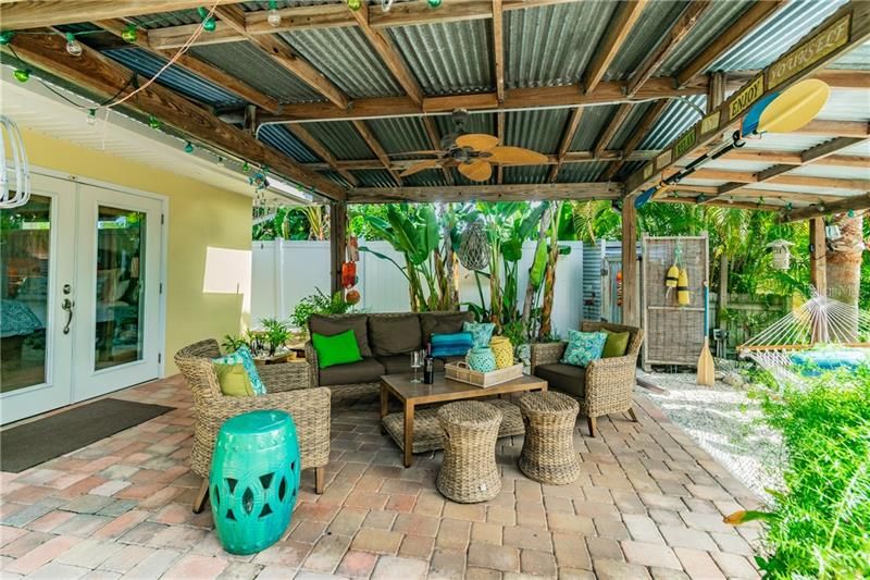 Recently Sold: $834,000 (3 beds, 2 baths, 1711 Square Feet)