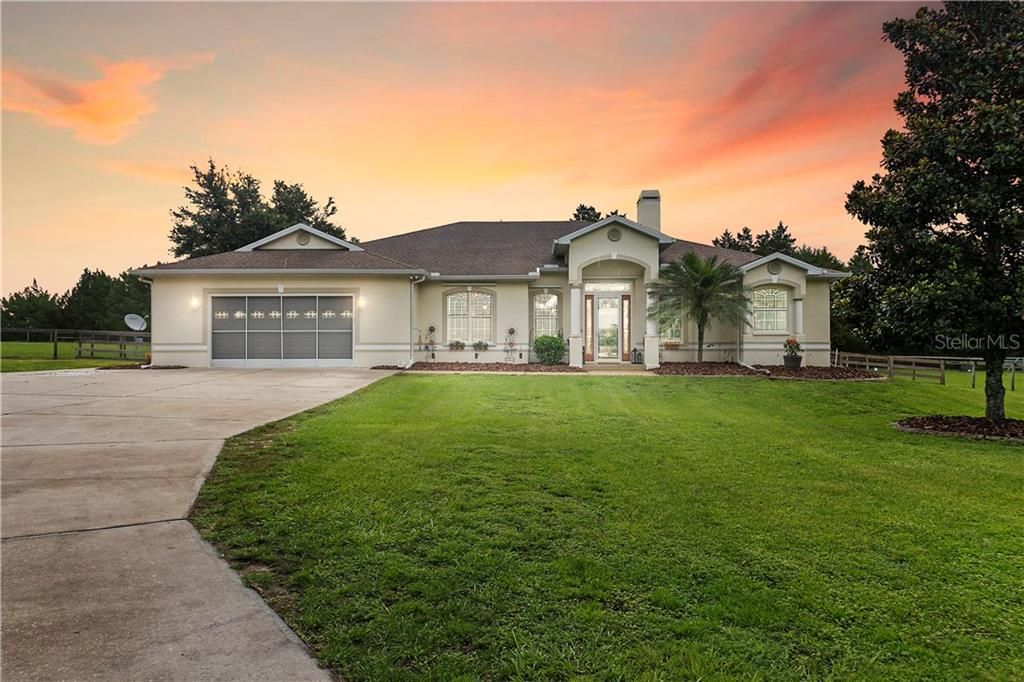 STUNNING 3 BEDROOM, 2 BATH, POOL HOME ON 2.5 ACRES WITH BARN!