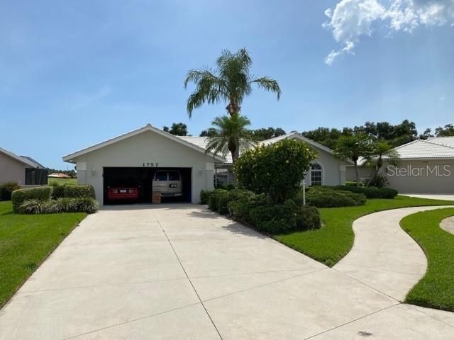 Recently Sold: $330,000 (3 beds, 2 baths, 2001 Square Feet)