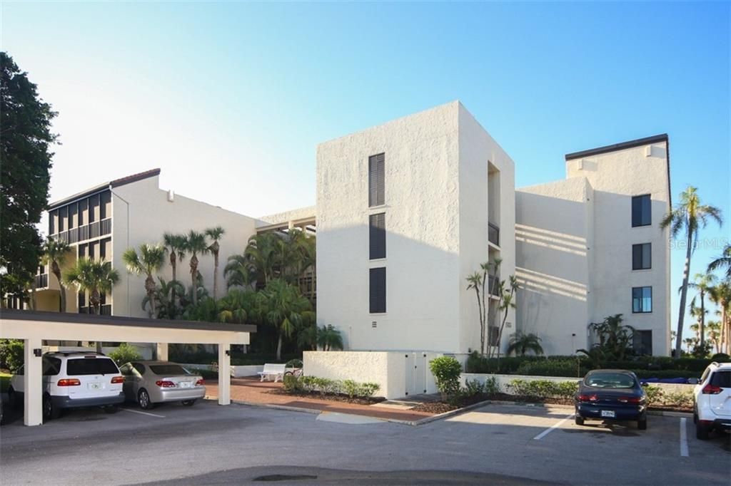 Recently Rented: $2,295 (2 beds, 2 baths, 1068 Square Feet)