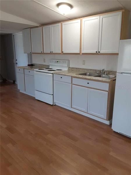 Recently Rented: $900 (2 beds, 2 baths, 784 Square Feet)