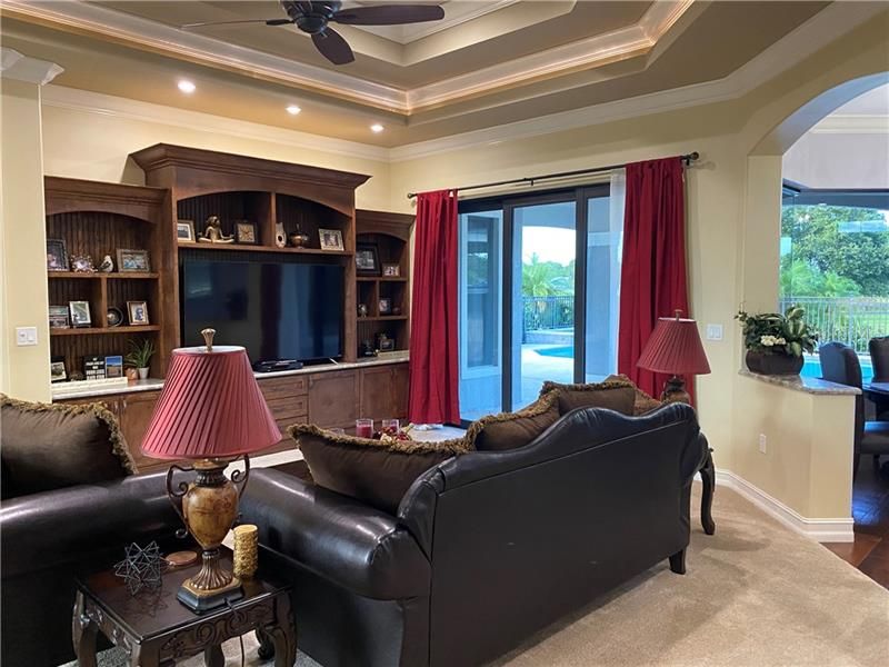 Recently Sold: $550,000 (3 beds, 2 baths, 2670 Square Feet)