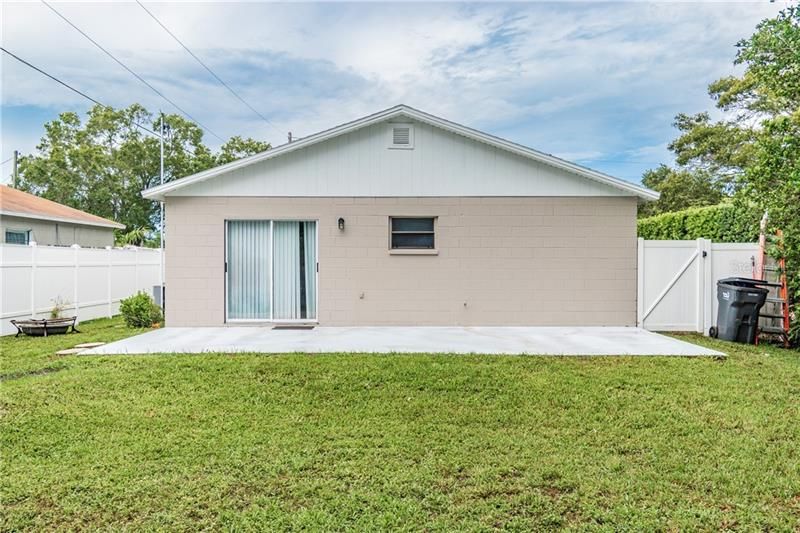 Recently Sold: $209,000 (3 beds, 1 baths, 1036 Square Feet)
