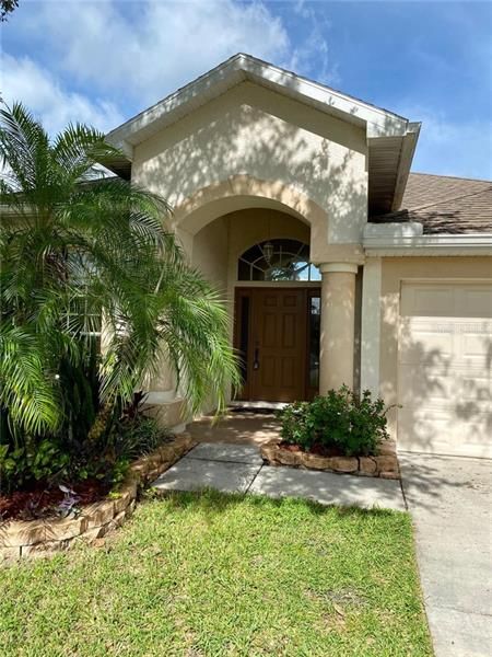 Recently Rented: $1,900 (4 beds, 2 baths, 2262 Square Feet)