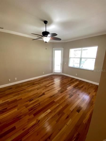 Recently Rented: $1,900 (4 beds, 2 baths, 2262 Square Feet)