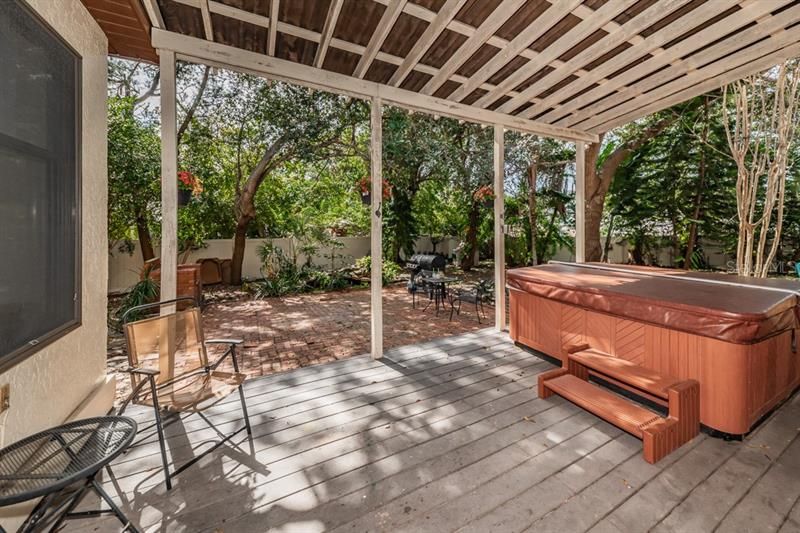 Recently Sold: $480,000 (4 beds, 2 baths, 3231 Square Feet)