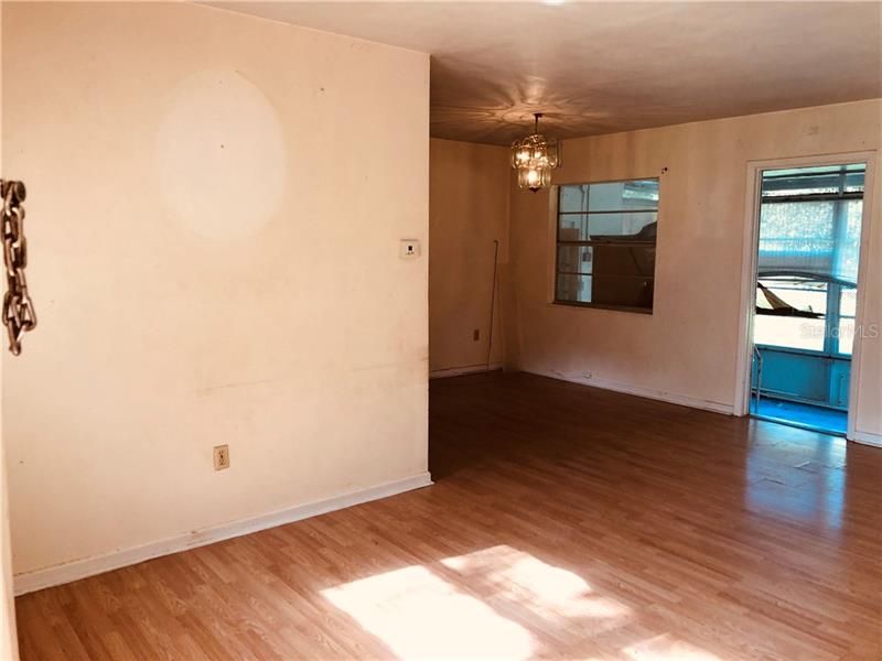 Recently Sold: $75,000 (2 beds, 2 baths, 926 Square Feet)