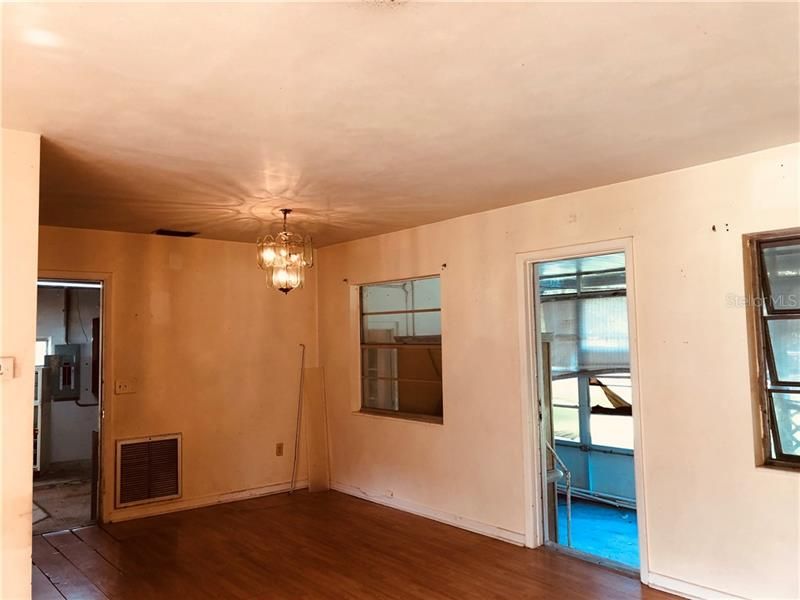 Recently Sold: $75,000 (2 beds, 2 baths, 926 Square Feet)