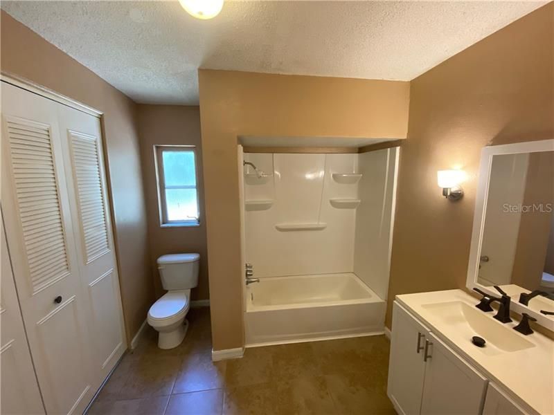 Recently Sold: $129,995 (3 beds, 2 baths, 1290 Square Feet)