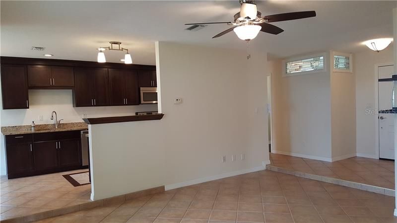 Recently Rented: $1,300 (3 beds, 2 baths, 1384 Square Feet)