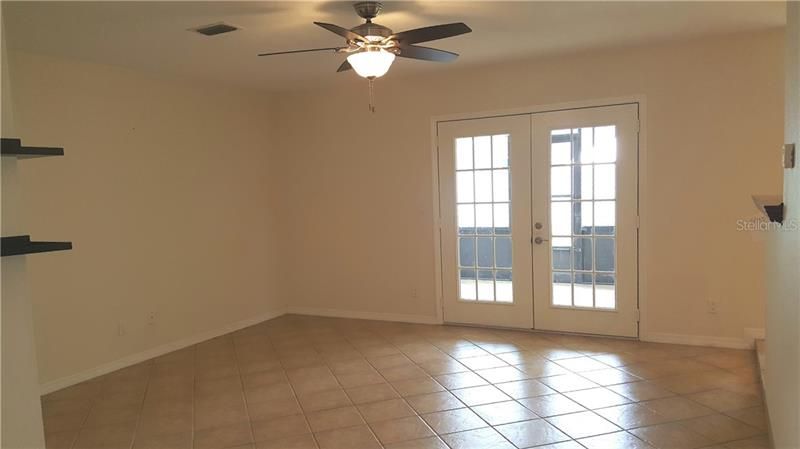 Recently Rented: $1,300 (3 beds, 2 baths, 1384 Square Feet)