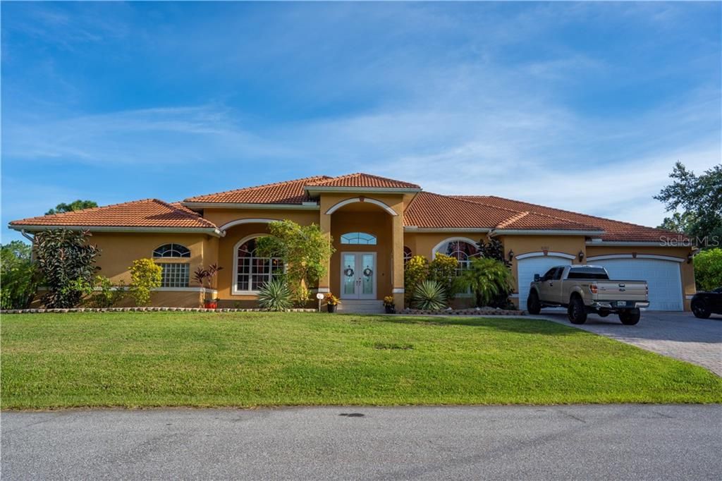 Recently Sold: $565,000 (5 beds, 6 baths, 4049 Square Feet)