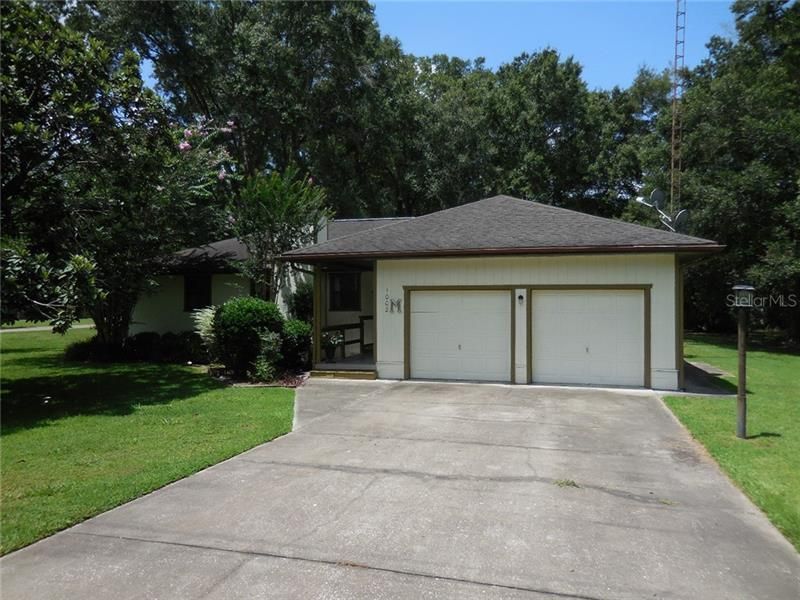 Recently Sold: $184,500 (3 beds, 2 baths, 1882 Square Feet)
