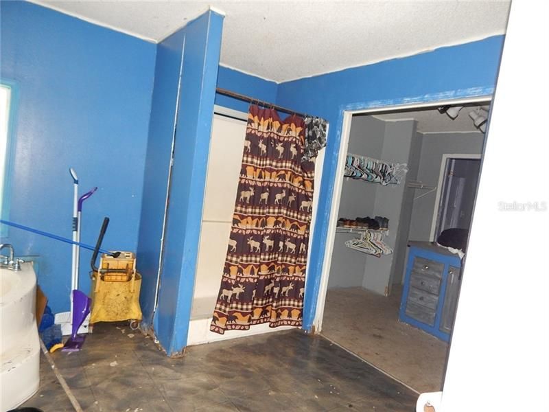 Recently Sold: $65,000 (4 beds, 2 baths, 2280 Square Feet)