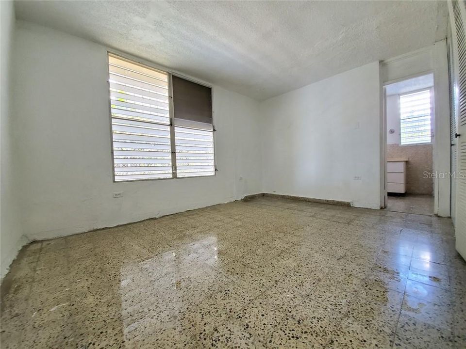 Vendido Recientemente: $114,900 (3 camas, 2 baños, 1000 Pies cuadrados)