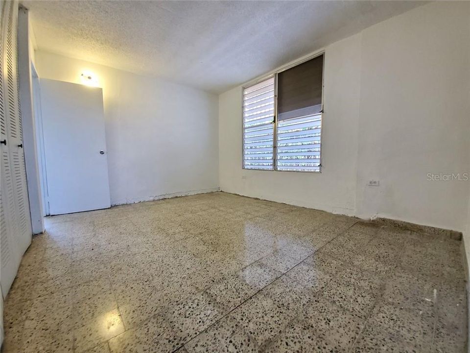 Vendido Recientemente: $114,900 (3 camas, 2 baños, 1000 Pies cuadrados)