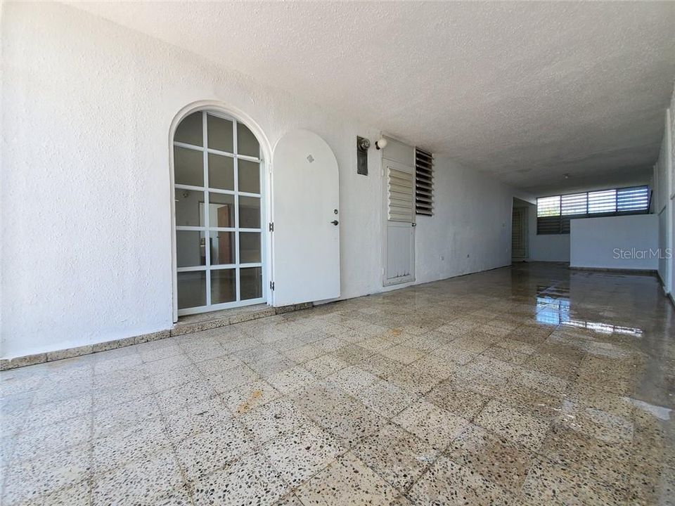 Vendido Recientemente: $114,900 (3 camas, 2 baños, 1000 Pies cuadrados)