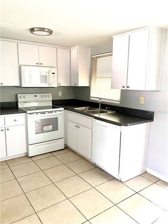 Recently Rented: $1,000 (3 beds, 1 baths, 1020 Square Feet)