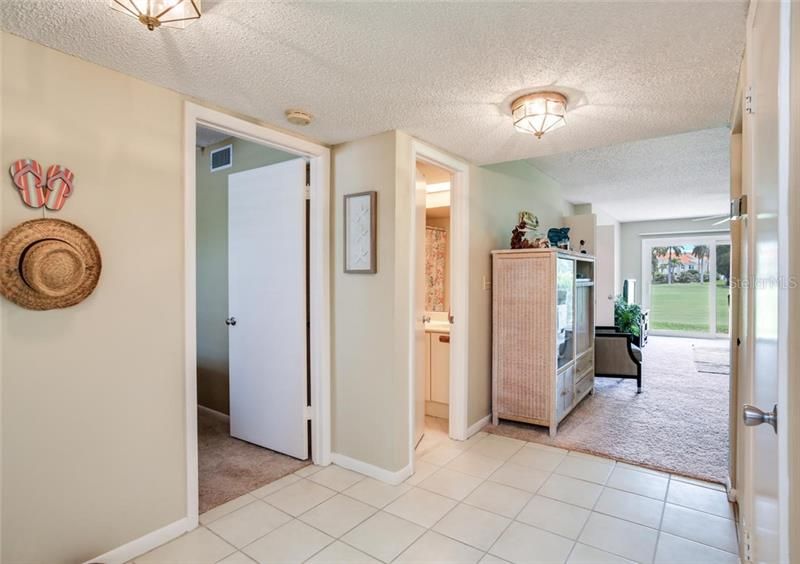 Recently Sold: $257,900 (2 beds, 2 baths, 1075 Square Feet)