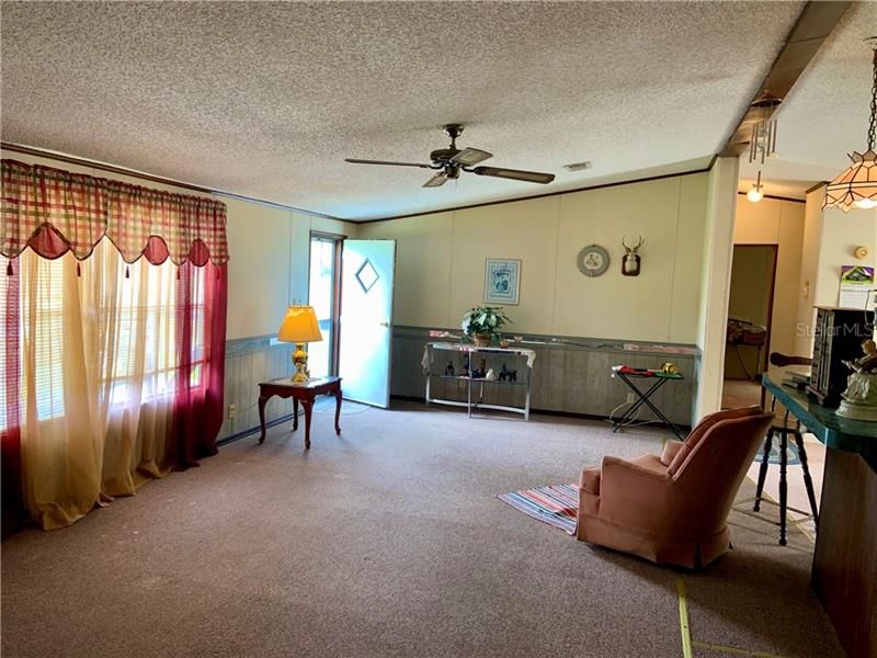 Recently Sold: $105,000 (3 beds, 2 baths, 1596 Square Feet)