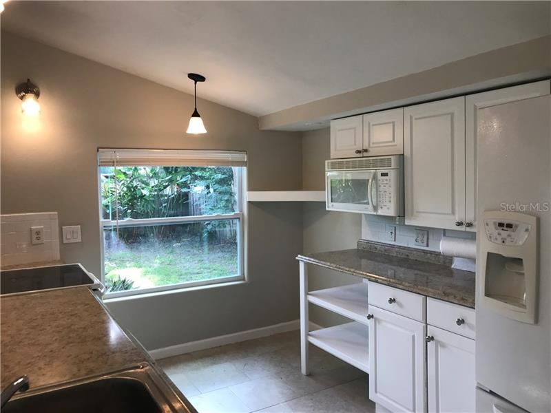 Recently Rented: $1,150 (1 beds, 1 baths, 660 Square Feet)