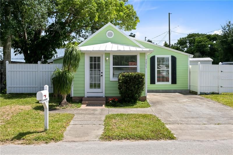 Recently Sold: $175,000 (2 beds, 1 baths, 829 Square Feet)