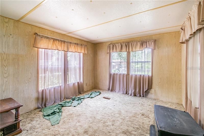 Recently Sold: $30,000 (1 beds, 1 baths, 552 Square Feet)