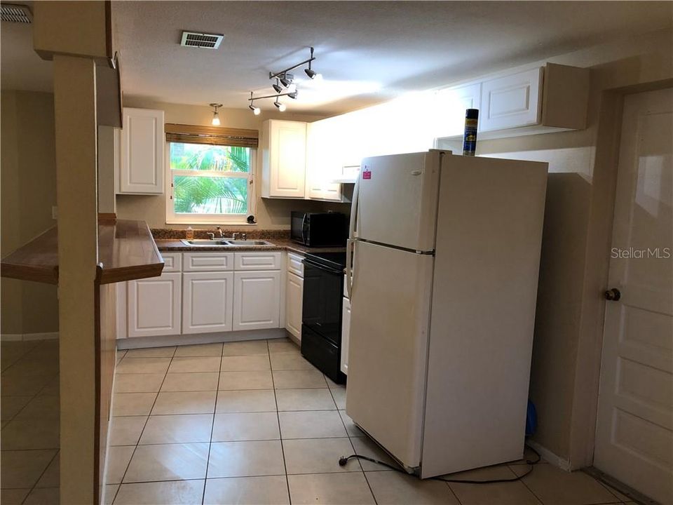 Recently Rented: $1,200 (2 beds, 1 baths, 1003 Square Feet)