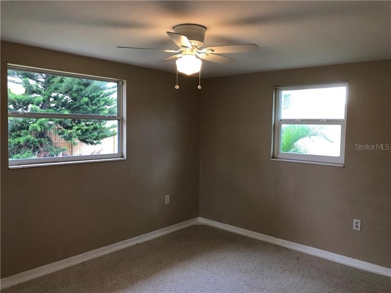 Recently Rented: $1,200 (2 beds, 1 baths, 1003 Square Feet)