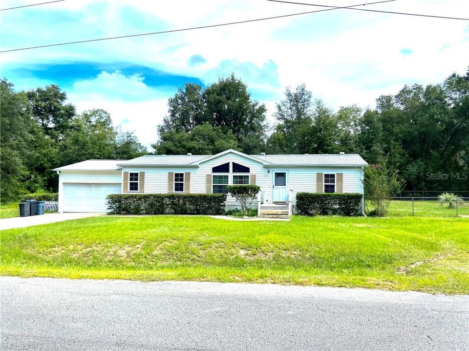 Recently Sold: $114,000 (3 beds, 2 baths, 1326 Square Feet)