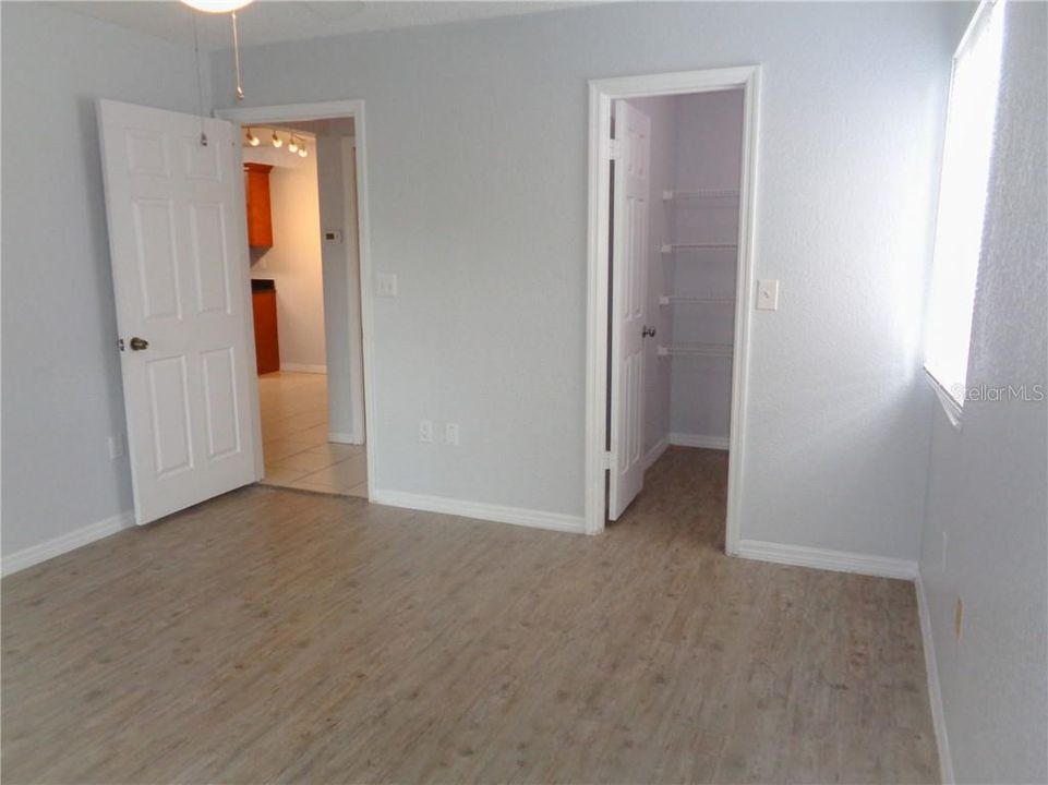 Recently Rented: $1,275 (1 beds, 1 baths, 742 Square Feet)