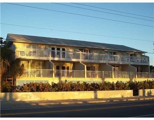 Recently Sold: $479,000 (2 beds, 2 baths, 1050 Square Feet)