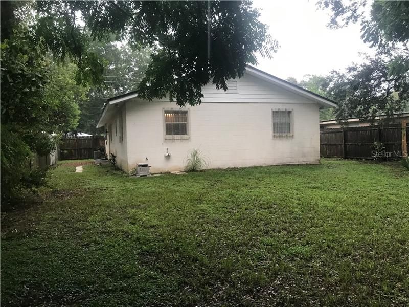 Recently Rented: $1,300 (3 beds, 2 baths, 1092 Square Feet)