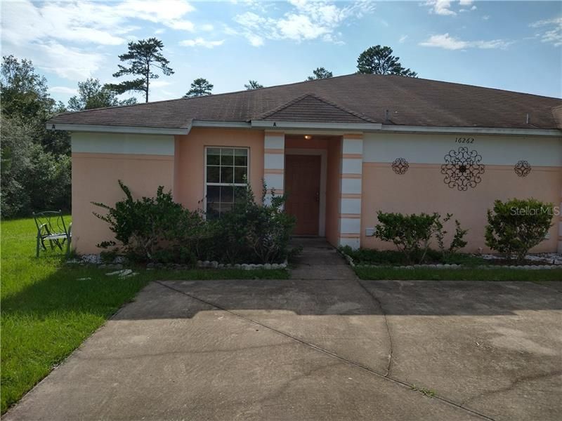 Recently Rented: $895 (3 beds, 2 baths, 2235 Square Feet)