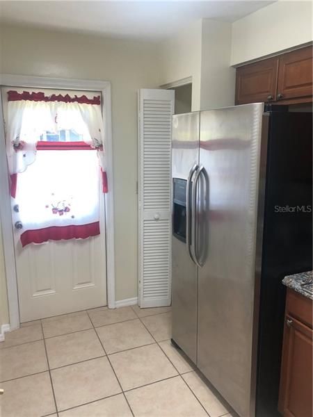 Recently Rented: $1,150 (2 beds, 2 baths, 854 Square Feet)