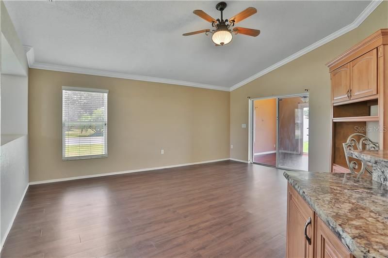 Recently Sold: $215,000 (3 beds, 2 baths, 1847 Square Feet)