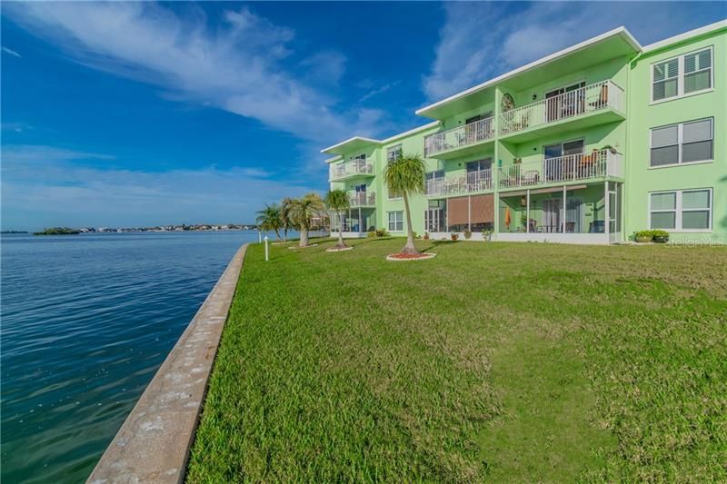 Recently Sold: $365,000 (2 beds, 2 baths, 1016 Square Feet)