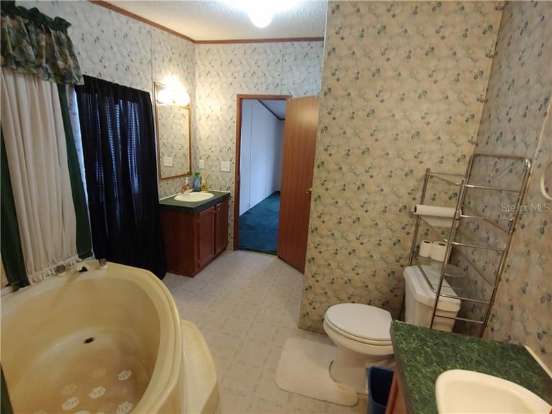 Недавно продано: $105,000 (3 спален, 2 ванн, 1680 Квадратных фут)