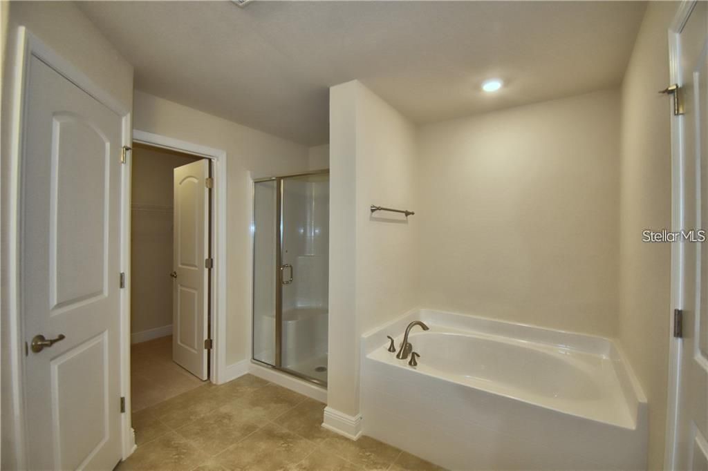最近售出: $227,400 (4 贝兹, 2 浴室, 1755 平方英尺)