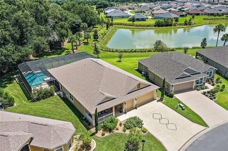 Stunning water view and backyard privacy!