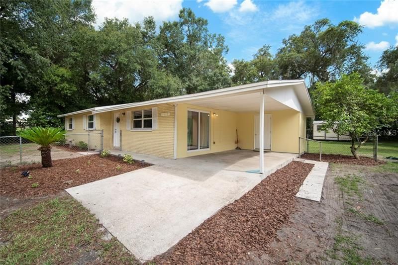 Recently Sold: $165,000 (3 beds, 1 baths, 1037 Square Feet)