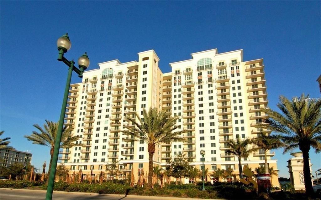 Recently Sold: $410,000 (2 beds, 2 baths, 1323 Square Feet)