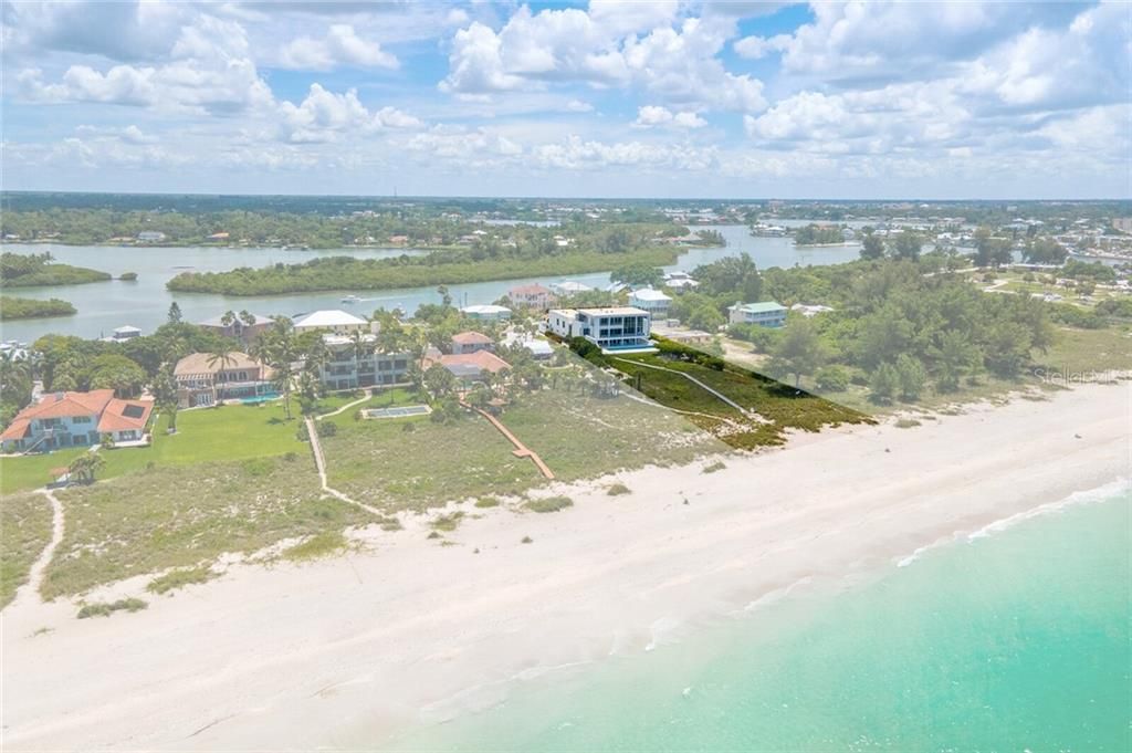 Recently Sold: $7,995,000 (4 beds, 4 baths, 6573 Square Feet)