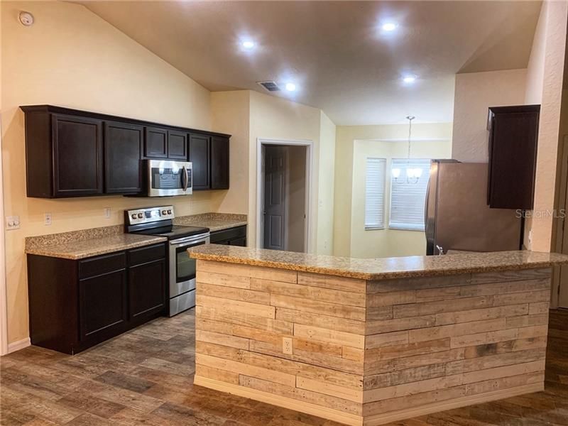 Recently Sold: $225,000 (3 beds, 2 baths, 1520 Square Feet)